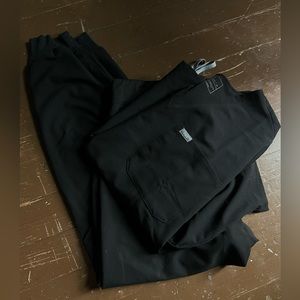 Figs Black Scrub Set